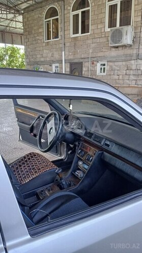 Mercedes E 200 d 1990, 19,000 km - 0.2 l - Kürdəmir