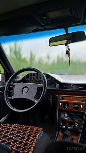 Mercedes E 200 d 1990, 19,000 km - 0.2 l - Kürdəmir