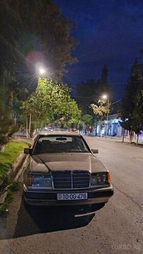 Mercedes E 200 d 1990, 19,000 km - 0.2 l - Kürdəmir
