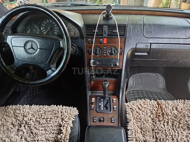 Mercedes C 180 1995, 498,657 km - 1.8 л - Qazax
