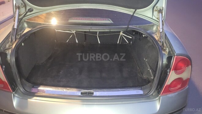 Volkswagen Passat 2002, 281,000 km - 1.8 l - Gəncə