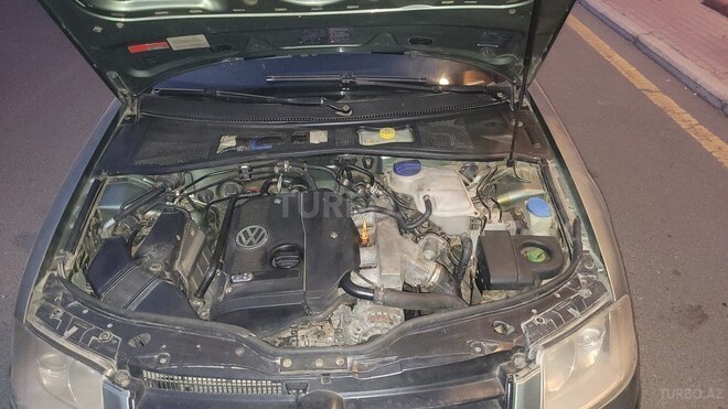 Volkswagen Passat 2002, 281,000 km - 1.8 l - Gəncə