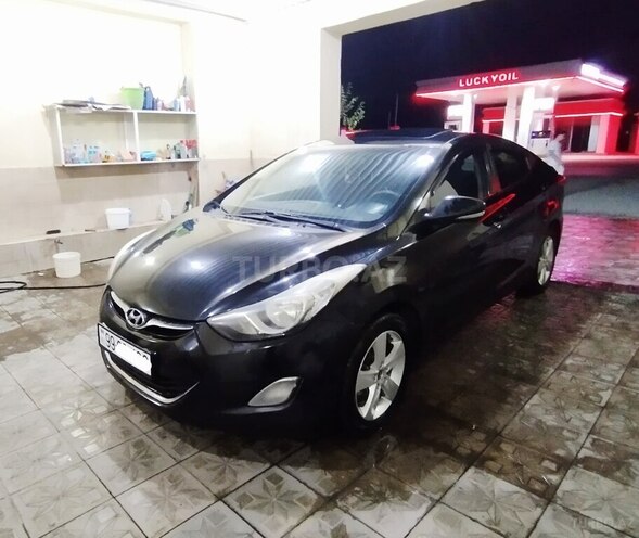 Hyundai Elantra 2013, 256,253 km - 1.8 l - Masallı