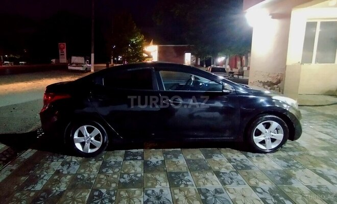 Hyundai Elantra 2013, 256,253 km - 1.8 l - Masallı