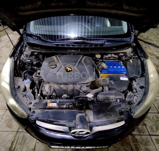 Hyundai Elantra 2013, 256,253 km - 1.8 l - Masallı