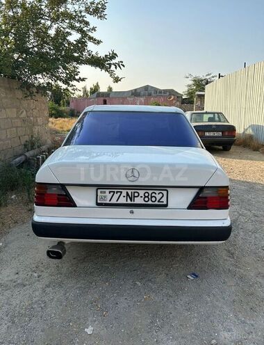 Mercedes E 220 1990, 257,000 km - 2.2 l - Bakı