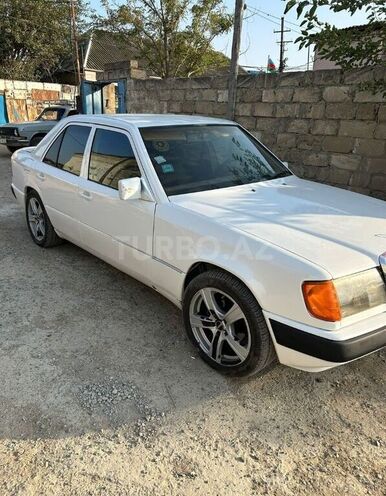 Mercedes E 220 1990, 257,000 km - 2.2 l - Bakı