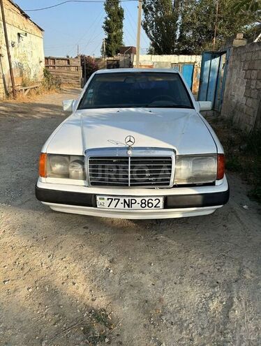 Mercedes E 220 1990, 257,000 km - 2.2 l - Bakı