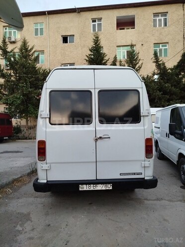 Mercedes 208 D 1991, 375,000 km - 2.3 л - Salyan