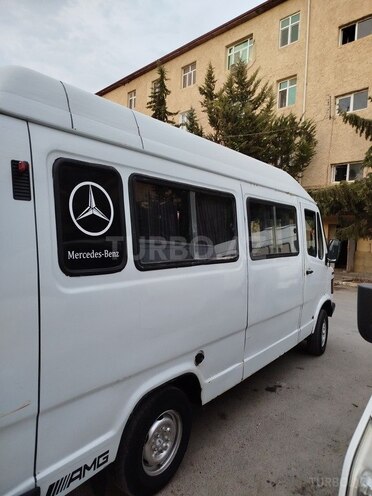 Mercedes 208 D 1991, 375,000 km - 2.3 л - Salyan