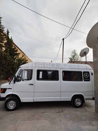 Mercedes 208 D 1991, 375,000 km - 2.3 л - Salyan
