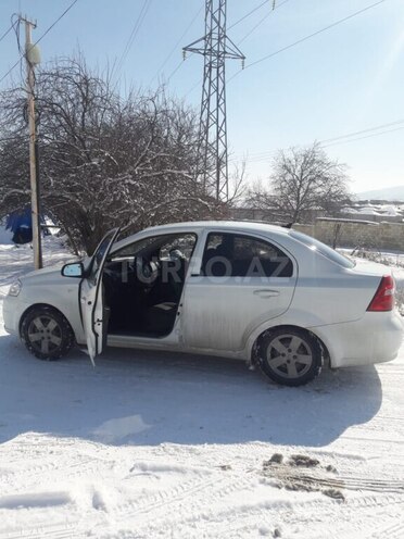 Chevrolet Aveo 2011, 298,969 km - 1.4 l - Quba