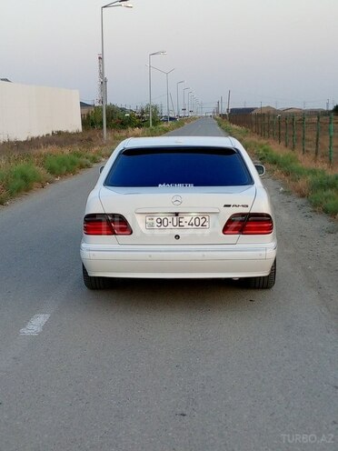 Mercedes E 240 1999, 300,000 km - 2.4 l - Bakı