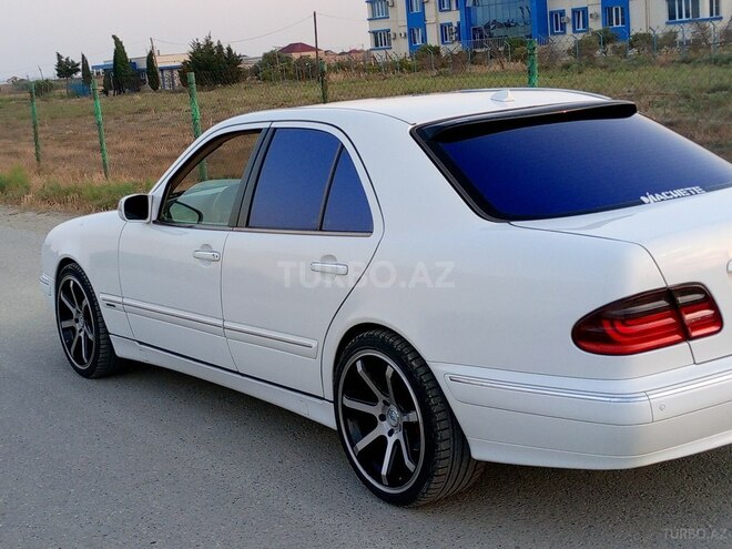 Mercedes E 240 1999, 300,000 km - 2.4 l - Bakı