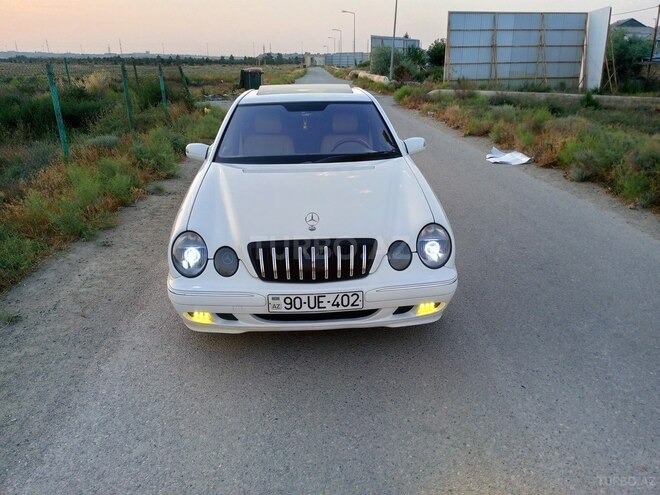 Mercedes E 240 1999, 300,000 km - 2.4 l - Bakı
