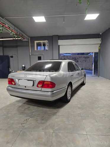 Mercedes E 240 1999, 394,714 km - 2.4 l - Bakı