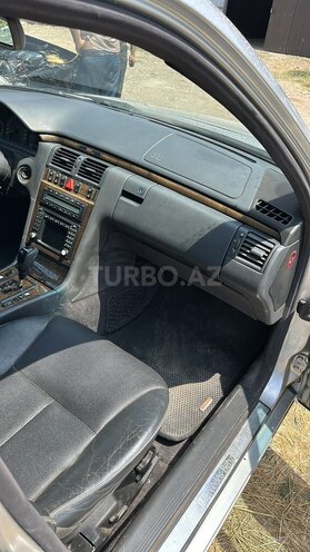 Mercedes E 320 2000, 556,644 km - 3.2 л - Masallı