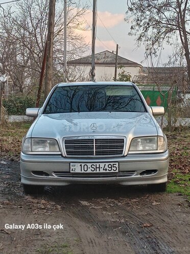Mercedes C 220 1996, 390,000 km - 2.2 л - Qusar