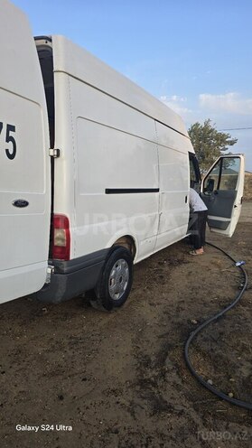 Ford Transit-4