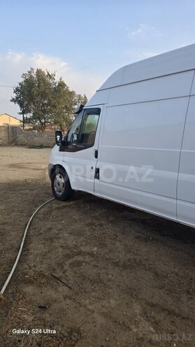 Ford Transit-14