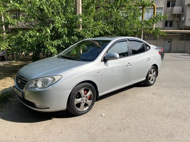 Hyundai Elantra 2009, 240,000 km - 2.0 l - Horadiz