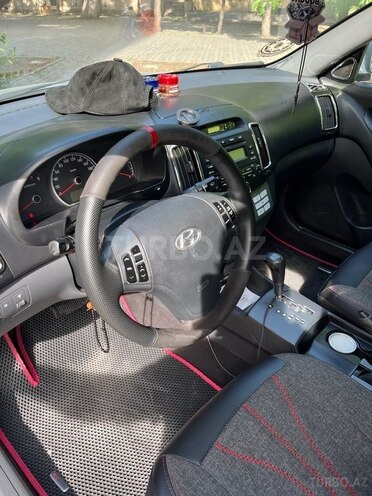 Hyundai Elantra 2009, 240,000 km - 2.0 l - Horadiz