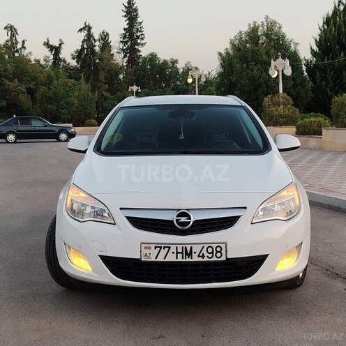 Opel Astra 2011, 300,000 km - 1.3 l - Ucar