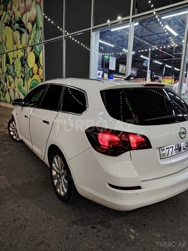 Opel Astra 2011, 300,000 km - 1.3 l - Ucar
