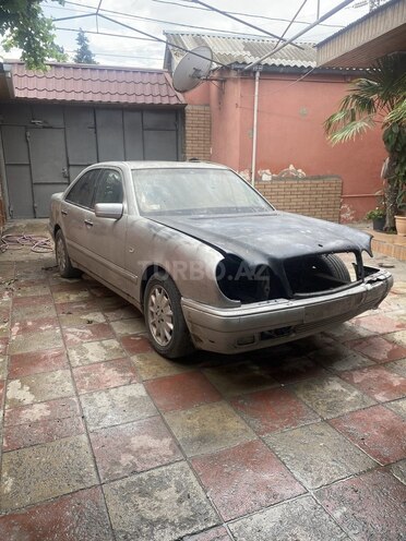 Mercedes E 240 1997, 350,000 km - 2.4 l - Bakı