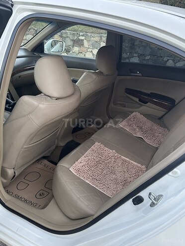 Honda Accord 2010, 325,000 km - 2.4 l - Qusar