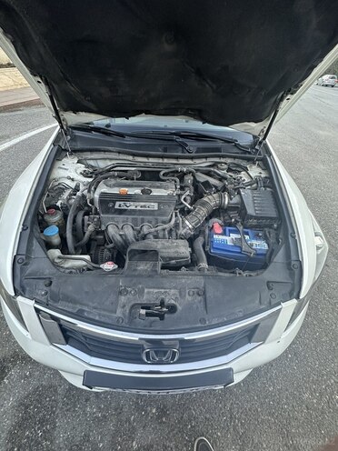 Honda Accord 2010, 325,000 km - 2.4 l - Qusar