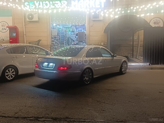 Mercedes E 240 2002, 257,000 km - 2.6 l - Ucar