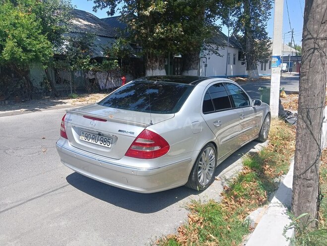 Mercedes E 240 2002, 257,000 km - 2.6 l - Ucar