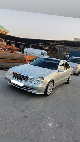 Mercedes E 240 2002, 257,000 km - 2.6 l - Ucar