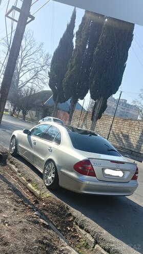 Mercedes E 240 2002, 257,000 km - 2.6 l - Ucar