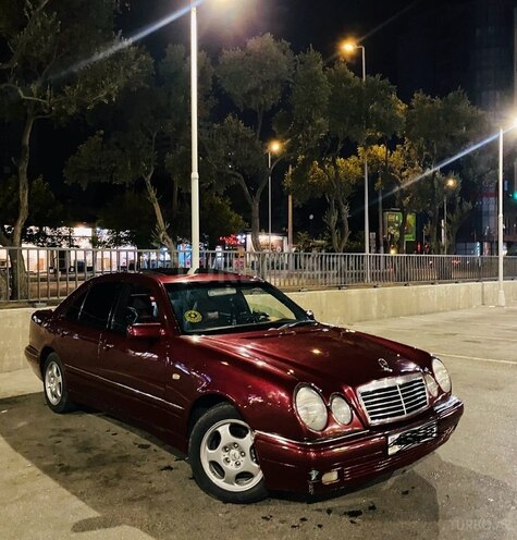 Mercedes E 200 1999, 317,000 km - 2.0 l - Bakı