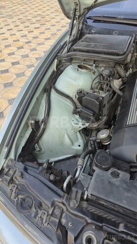 BMW 520 2001, 200,000 km - 2.2 l - Gəncə
