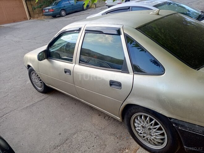Opel Vectra 1992, 496,000 km - 2.0 l - Bakı