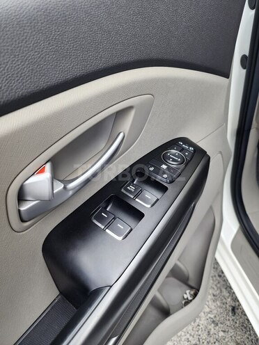 Kia Carnival 2016, 240,000 km - 2.2 l - Bakı