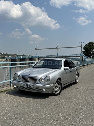 Mercedes E 220 d 1999, 425,256 km - 2.2 l - Quba