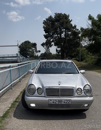 Mercedes E 220 d 1999, 425,256 km - 2.2 l - Quba