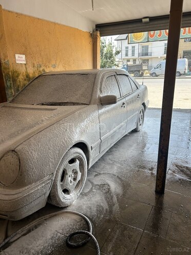 Mercedes E 220 d 1999, 425,256 km - 2.2 l - Quba