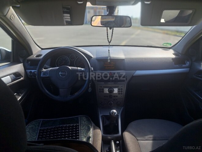Opel Astra 2005, 215,000 km - 1.4 l - Bakı