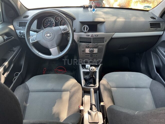 Opel Astra 2005, 196,380 km - 1.4 l - Salyan