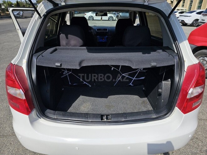 Skoda Fabia 2010, 206,351 km - 1.6 l - Bakı