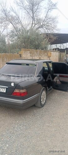 Mercedes E 220 1994, 404,652 km - 2.2 l - Bakı