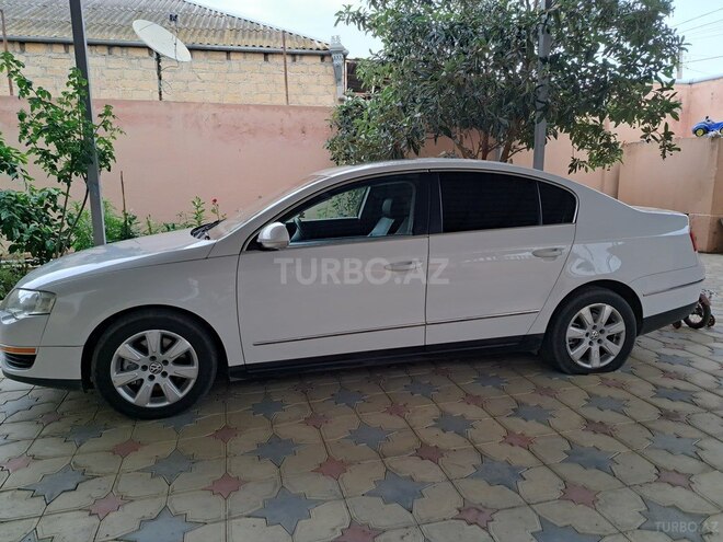 Volkswagen Passat 2005, 176,350 km - 2.0 л - Goranboy