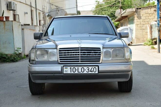 Mercedes E 250 1993, 260,000 km - 2.5 l - Şamaxı