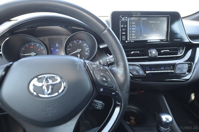 Toyota C-HR 2018, 124,990 km - 2.0 l - Bakı