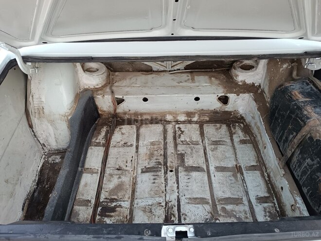 LADA (VAZ) 2106 1993, 95,000 km - 1.6 l - Salyan